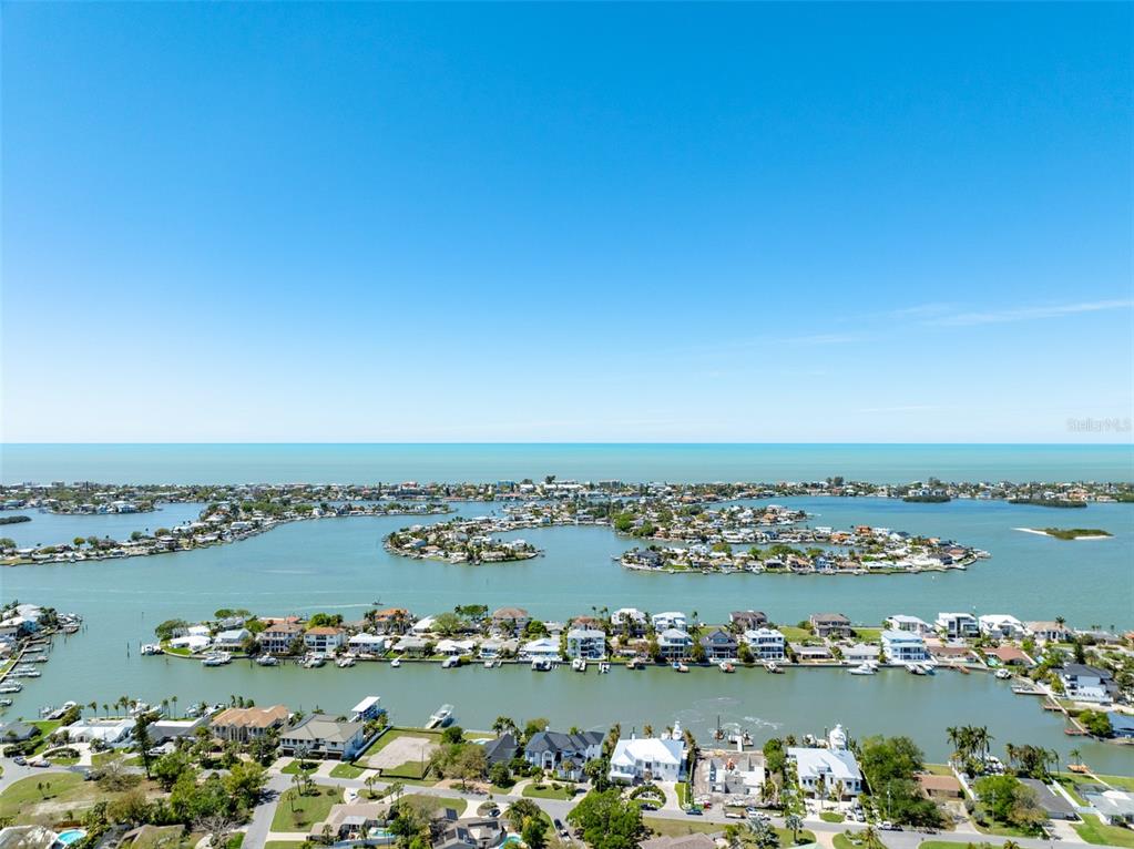 405 Buttonwood Lane Largo, FL 33770 - Photo 6 of 51