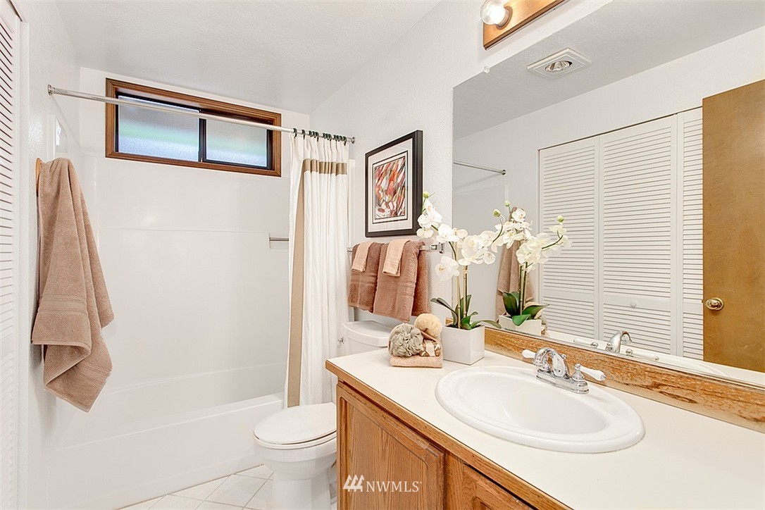 2408 243rd Place Southeast Bothell, WA 98021 - Photo 11 of 16