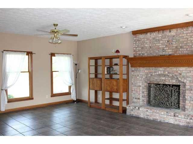 10334 Springstone Road McCordsville, IN 46055 - Photo 3 of 24 Gallery Image 3