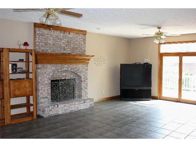 10334 Springstone Road McCordsville, IN 46055 - Photo 5 of 24 Gallery Image 5