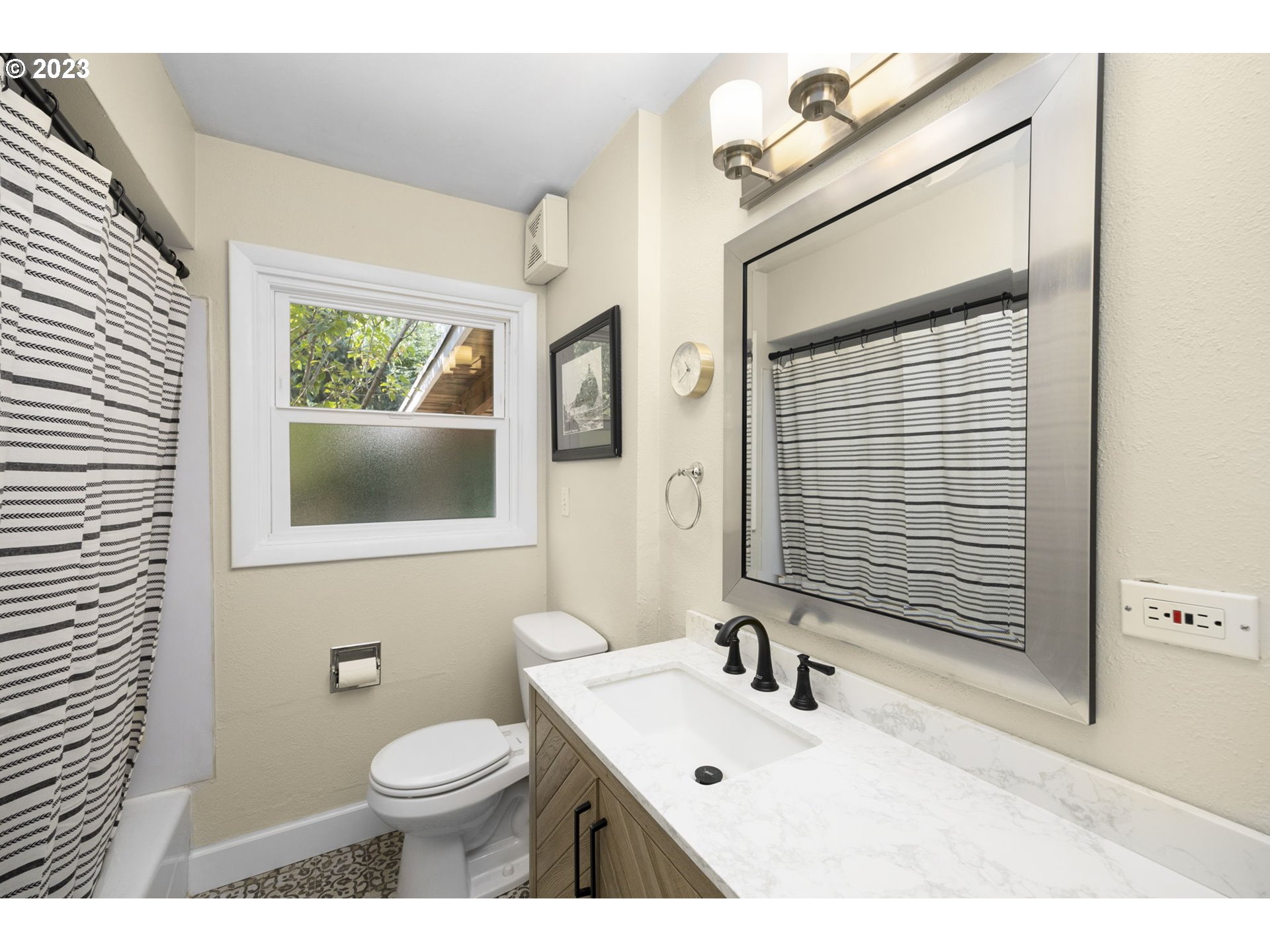 12740 Southwest Douglas Street Portland, OR 97225 - Photo 8 of 16 Bathroom