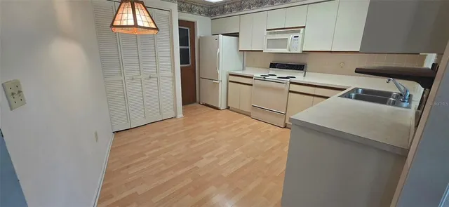 $249,900 | 665 Foxwood Boulevard, Englewood, FL 34223