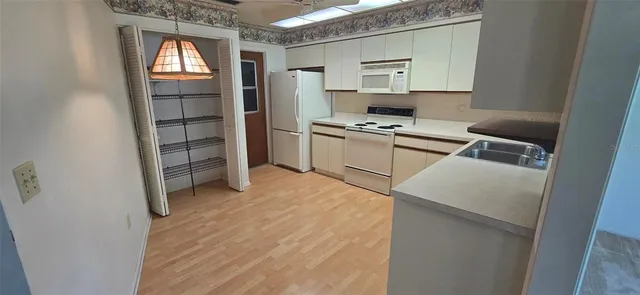 $249,900 | 665 Foxwood Boulevard, Englewood, FL 34223