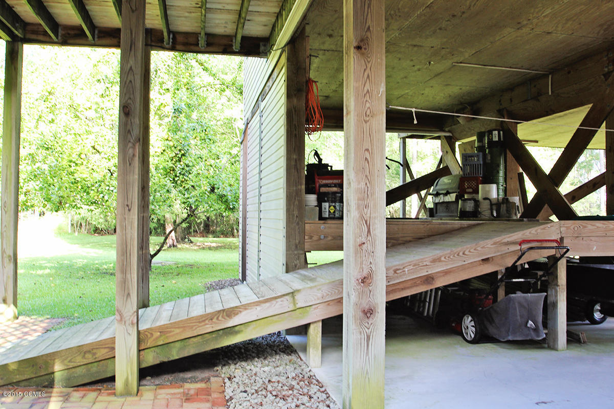192 West Back Creek Road Beaufort, NC 28516 - Photo 24 of 42 wonderfullly organized storage