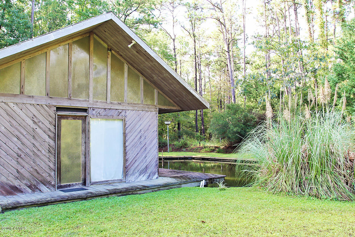 192 West Back Creek Road Beaufort, NC 28516 - Photo 29 of 42 Workshop by pond