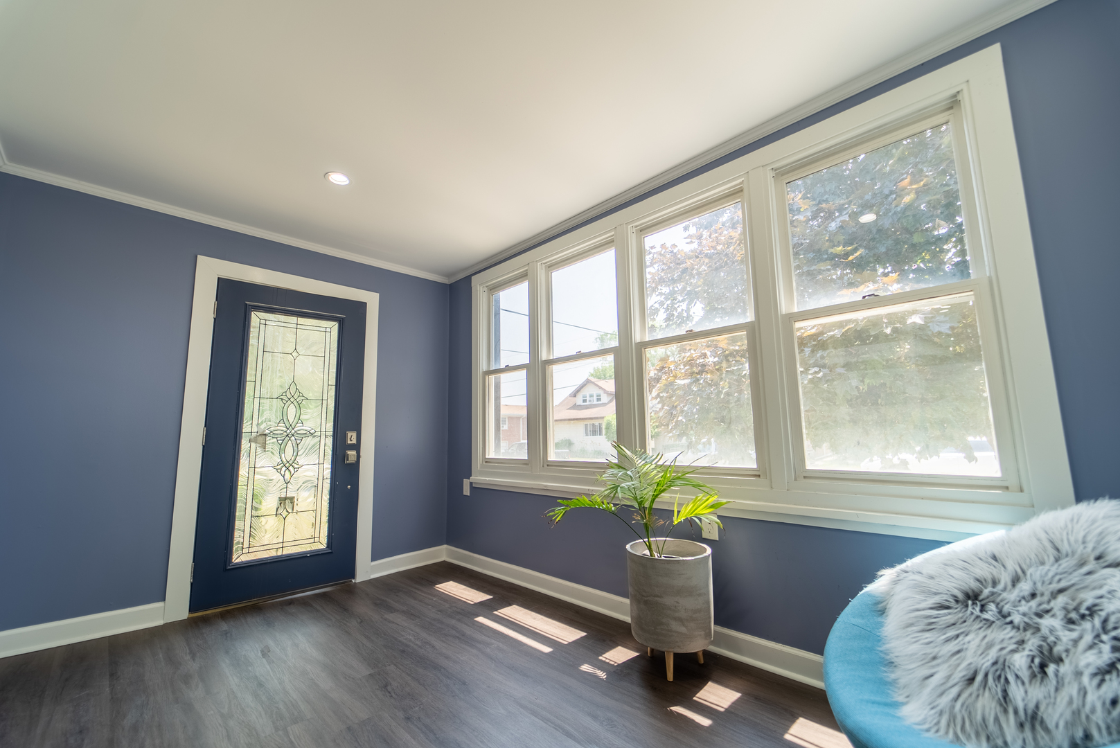 118 East North Avenue Addison, IL 60101 - Photo 3 of 50 a living room with wooden floor and furniture