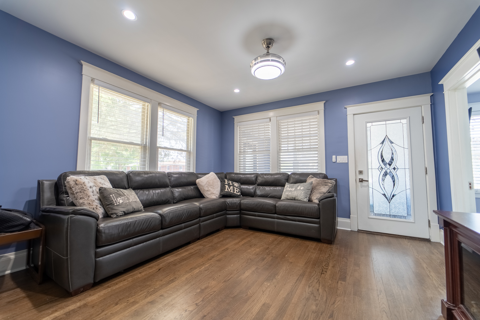 118 East North Avenue Addison, IL 60101 - Photo 6 of 50 a living room with furniture and a window