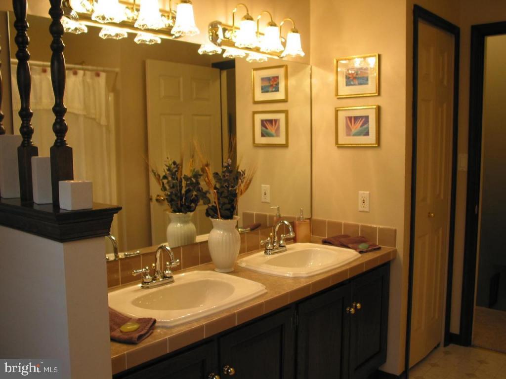 120 Pleasant View Drive Lititz, PA 17543 - Photo 12 of 31