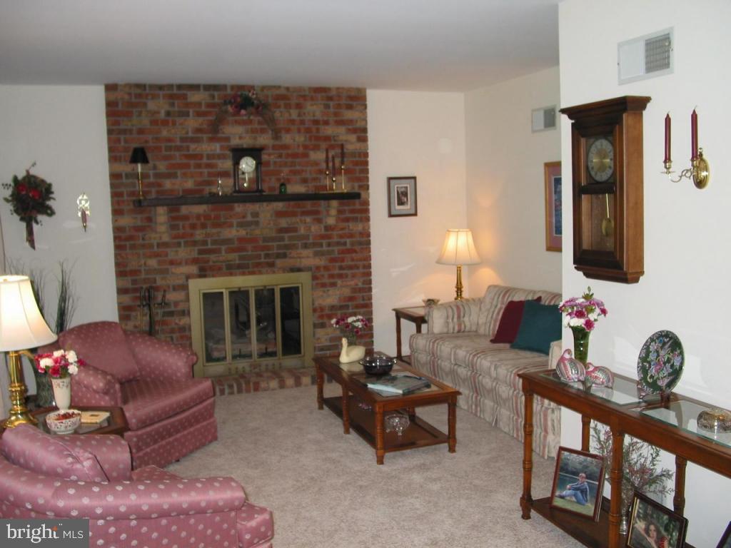 120 Pleasant View Drive Lititz, PA 17543 - Photo 3 of 31