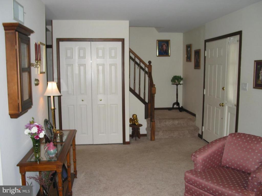 120 Pleasant View Drive Lititz, PA 17543 - Photo 4 of 31