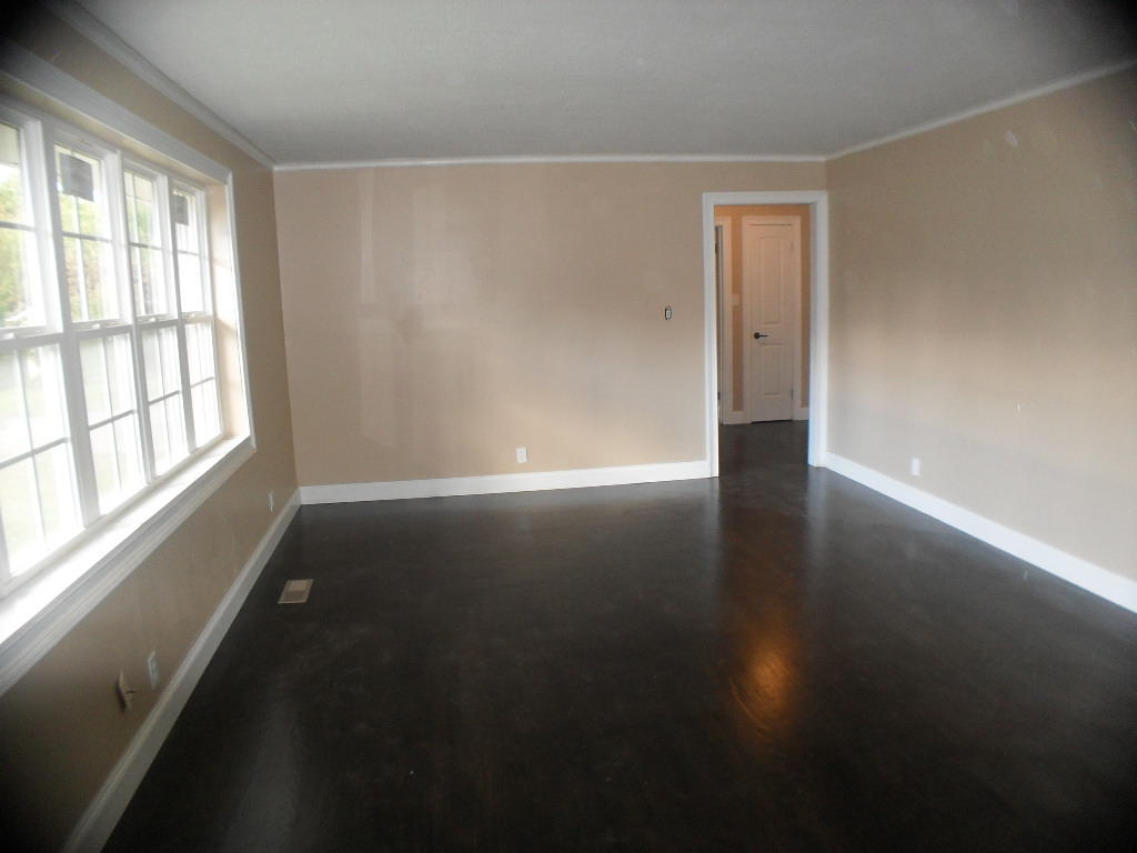 5408 Newberry Road Northwest Knoxville, TN 37921 - Photo 8 of 24 Living room from front entry