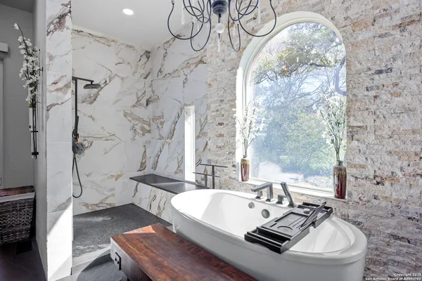 $8,500,000 | 4198 Bear Springs Road, Pipe Creek, TX 78063