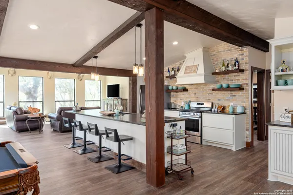 $8,500,000 | 4198 Bear Springs Road, Pipe Creek, TX 78063