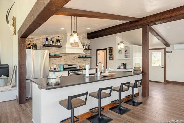 $8,500,000 | 4198 Bear Springs Road, Pipe Creek, TX 78063