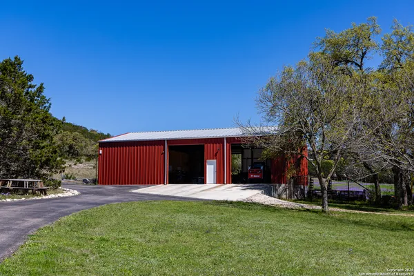 $8,500,000 | 4198 Bear Springs Road, Pipe Creek, TX 78063