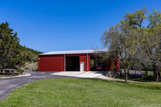 $8,500,000 | 4198 Bear Springs Road, Pipe Creek, TX 78063