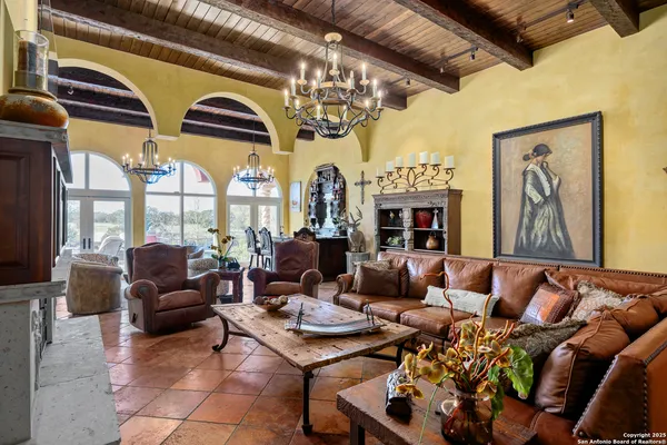 $8,500,000 | 4198 Bear Springs Road, Pipe Creek, TX 78063