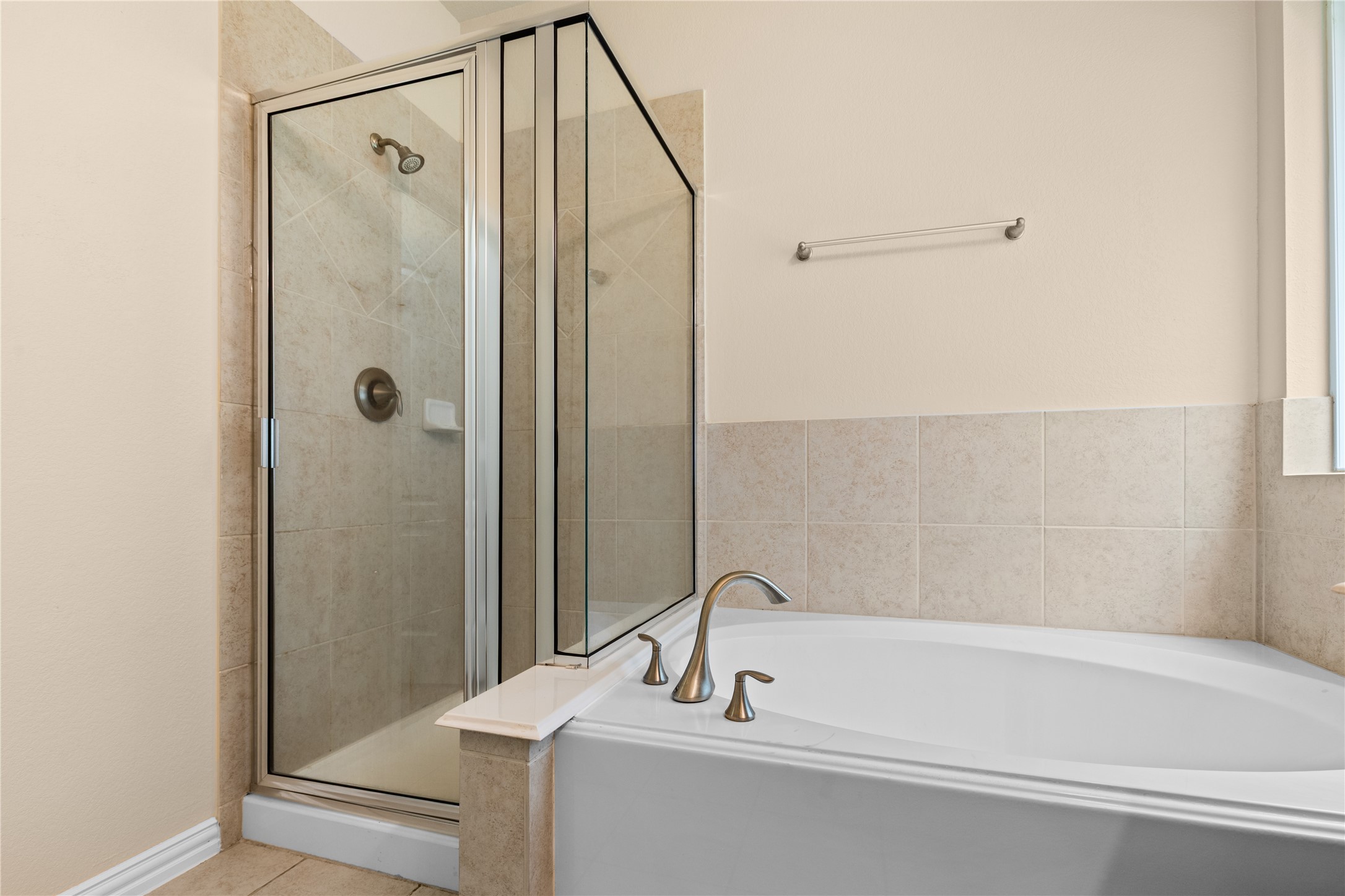 22810 Highland Bluff Lane Spring, TX 77373 - Photo 15 of 20 Primary bath