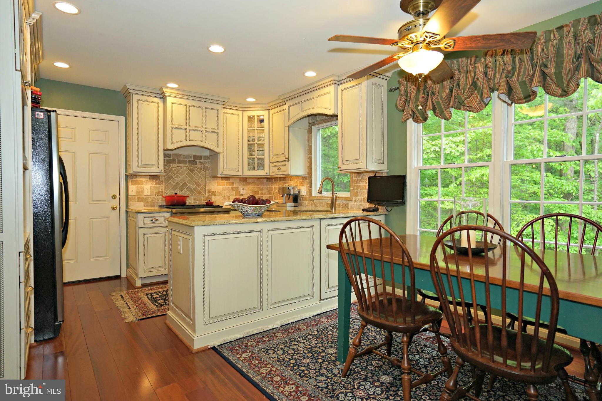 7600 Modisto Lane Springfield, VA 22153 - Photo 8 of 30 Kitchen