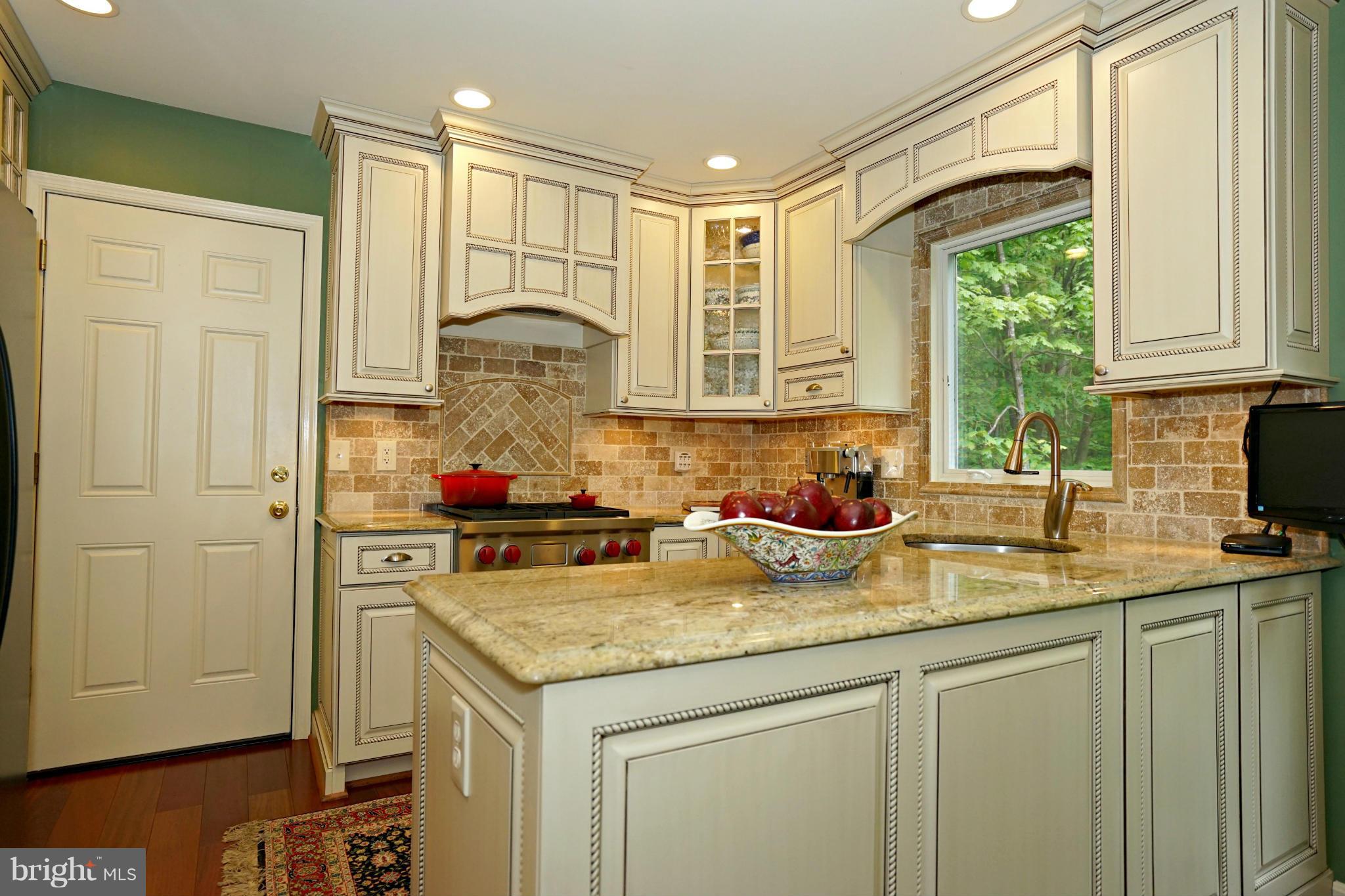 7600 Modisto Lane Springfield, VA 22153 - Photo 9 of 30 Kitchen