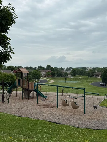 $2,795 | 8951 White Coral Way, Middleton, WI 53562