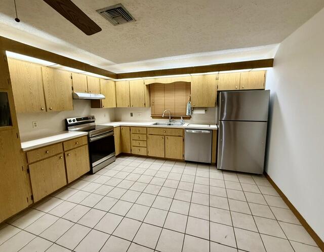 3040 Rogers Road Fort Pierce, FL 34981 - Photo 18 of 32 IMG_1744