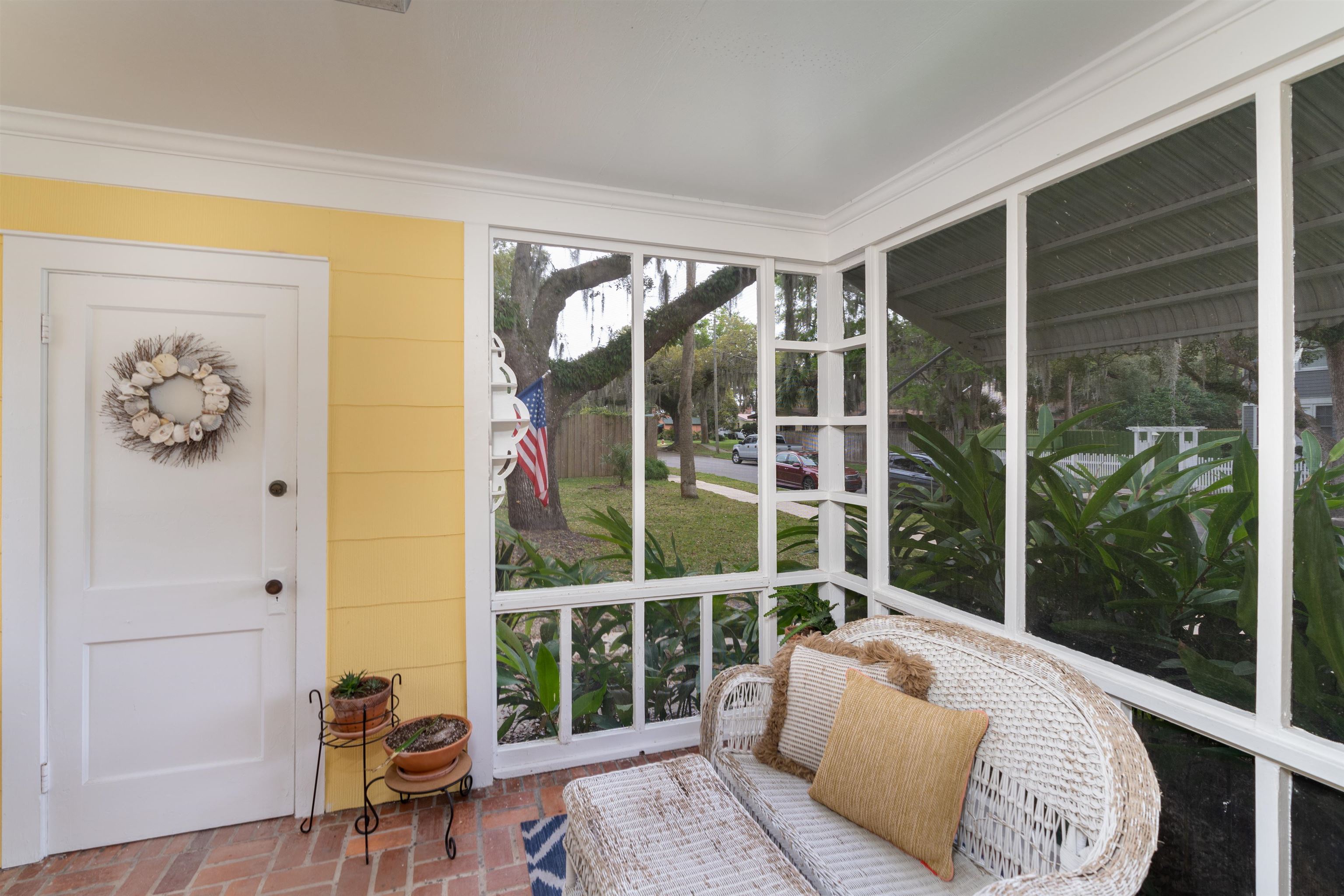 237 Rainey Avenue St. Augustine, FL 32084 - Photo 18 of 26 a living room with furniture and a window