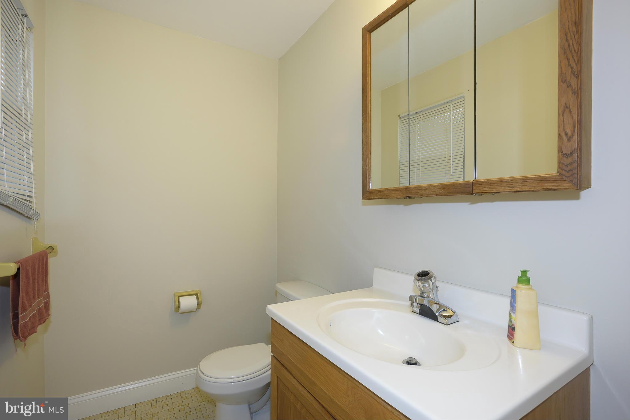1760 Poplar Ridge Road Pasadena, MD 21122 - Photo 13 of 27 Bath (Master)
