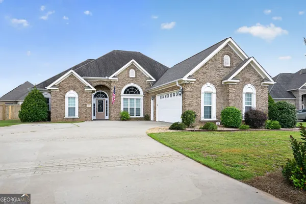 $329,700 | 203 Pembroke Pointe, Centerville, GA 31028