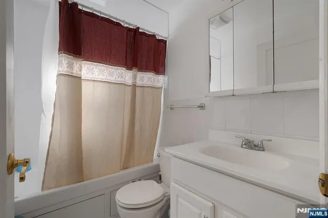 $610,000 | 32-06 Rosalie Street, Fair Lawn, NJ 07410