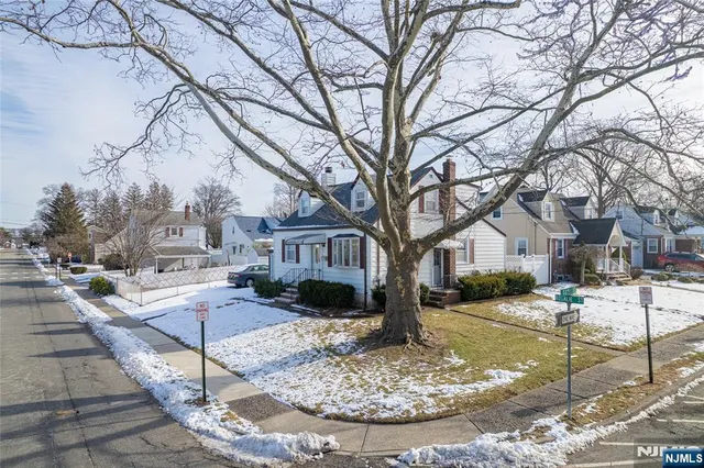 $610,000 | 32-06 Rosalie Street, Fair Lawn, NJ 07410