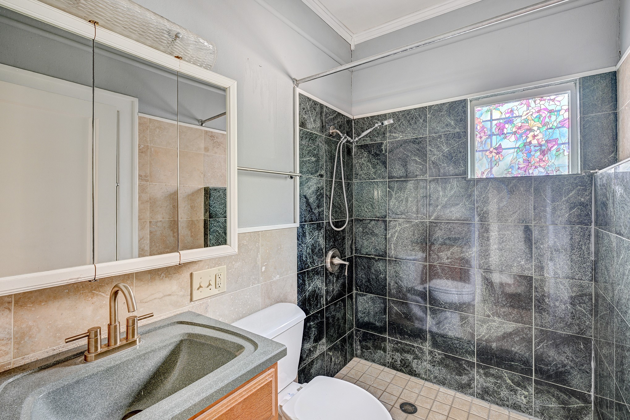 512 West Pierce Street Houston, TX 77019 - Photo 16 of 21 a bathroom with a sink toilet and shower