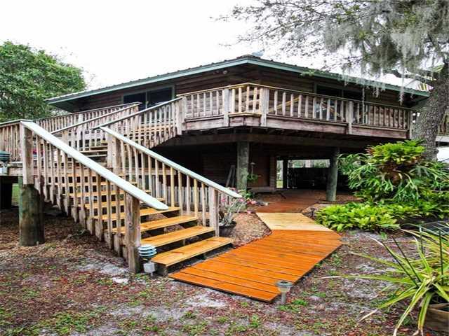 565 Southwest Rustic Circle Stuart, FL 34997 - Photo 2 of 17 Gallery Image 2