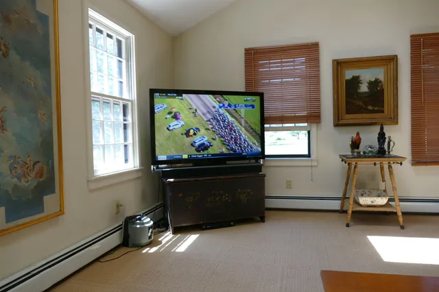 $3,800 | 266 North Haverhill Road, Kensington, NH 03833