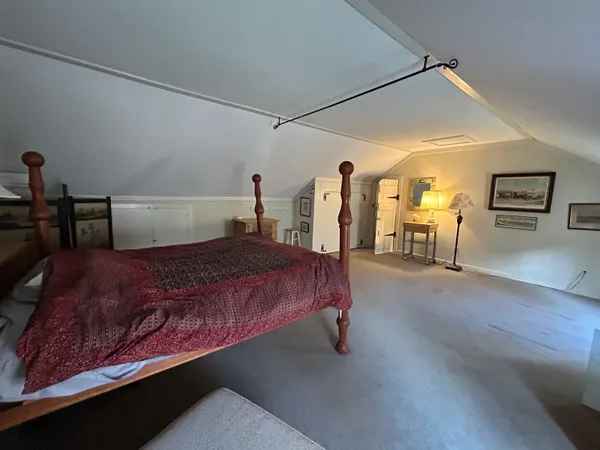 $3,800 | 266 North Haverhill Road, Kensington, NH 03833