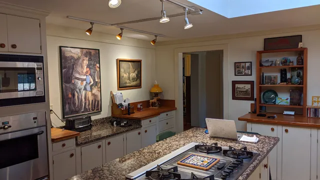 $3,800 | 266 North Haverhill Road, Kensington, NH 03833