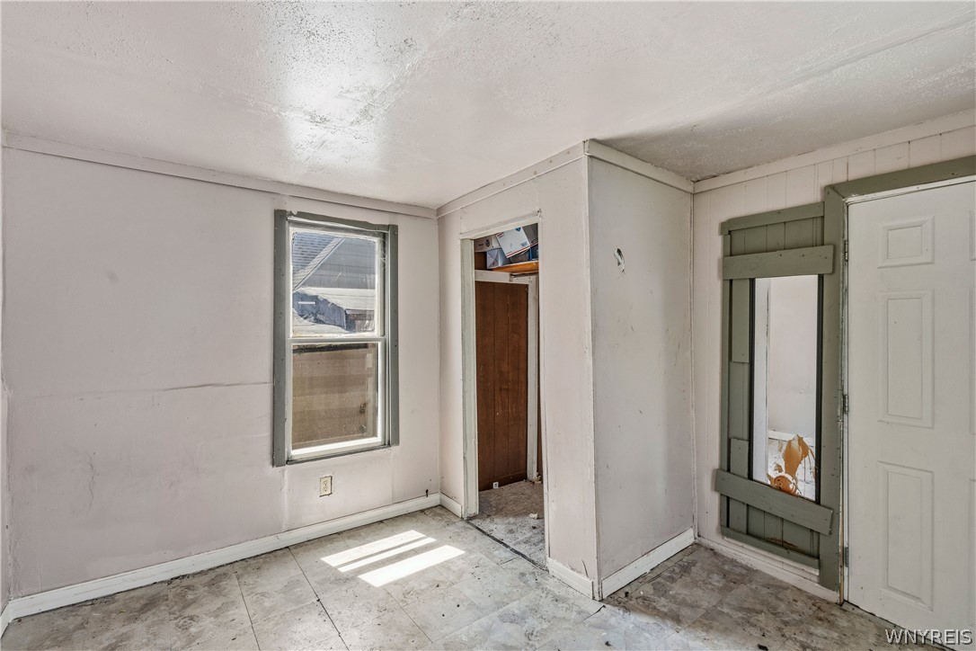67 Halbert Street Buffalo, NY 14214 - Photo 22 of 48
