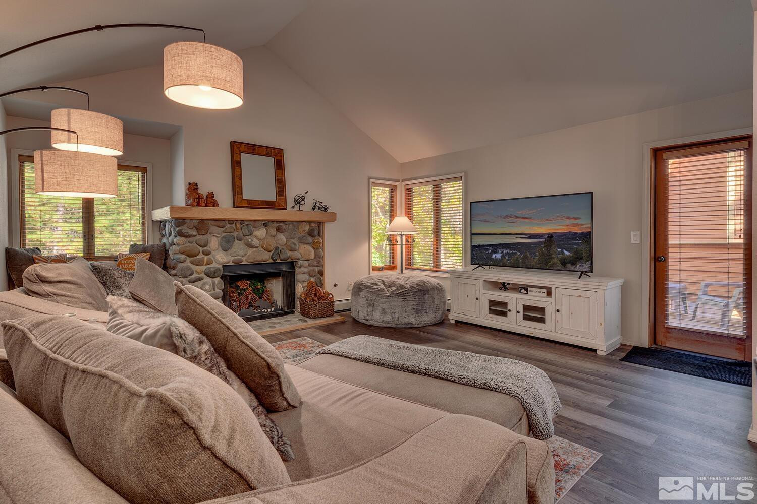 931 Incline Way, Unit 249 MCCLOUD Incline Village, NV 89451 - Photo 3 of 21 a bedroom with a bed and a television