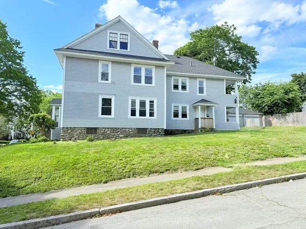 $3,000 | 58 Longfellow Road, Unit 2, Worcester, MA 01602