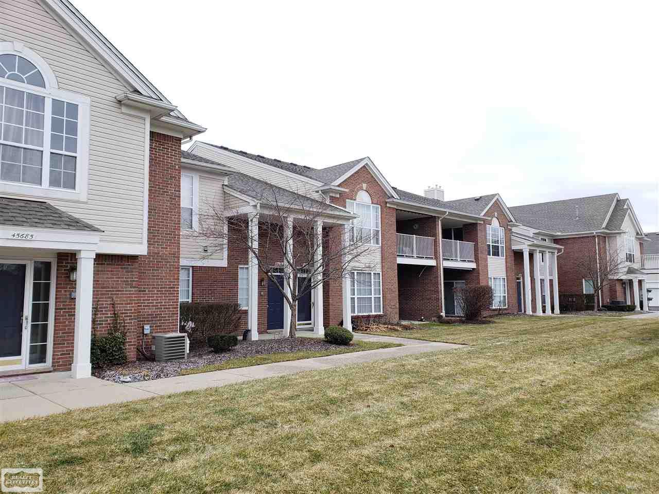 45697 Heather Ridge Drive, Unit 220 Macomb, MI 48044 - Photo 3 of 24