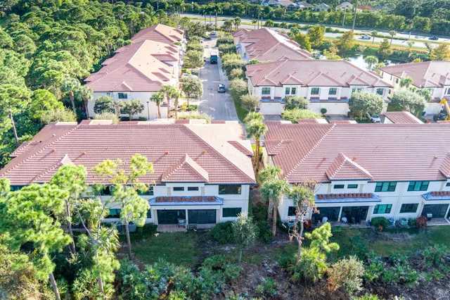 $429,999 | 6675 Southeast Woodmill Pond Lane, Stuart, FL 34997