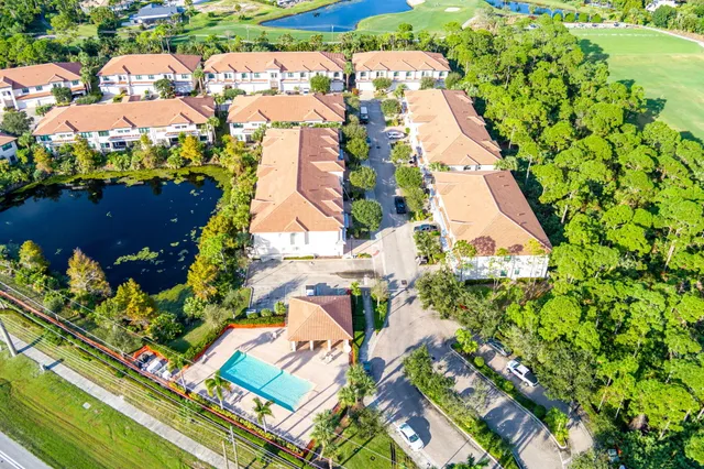$429,999 | 6675 Southeast Woodmill Pond Lane, Stuart, FL 34997