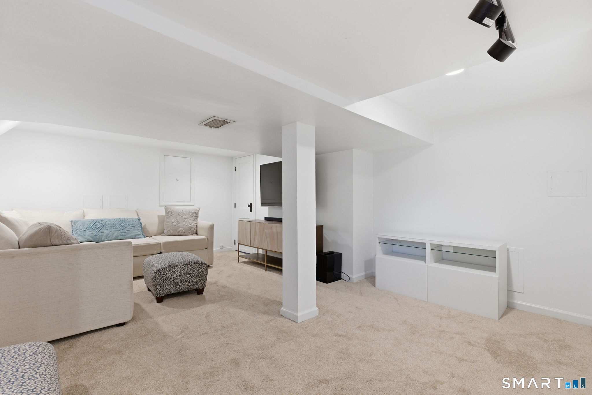 46 Devils Garden Road Norwalk, CT 06854 - Photo 16 of 20