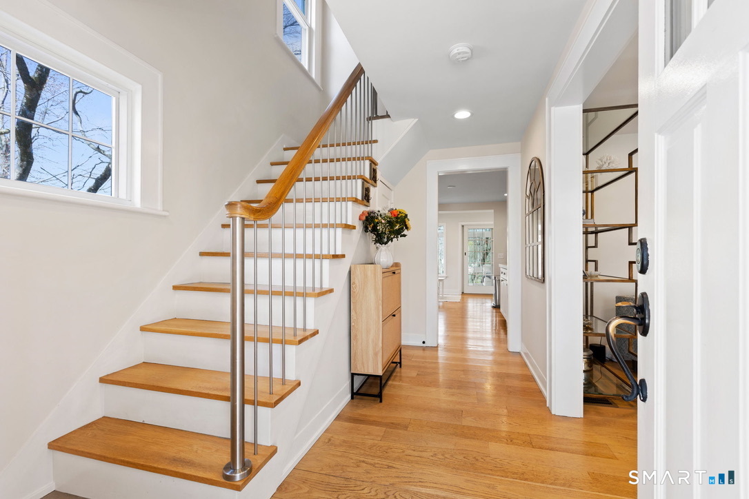 46 Devils Garden Road Norwalk, CT 06854 - Photo 4 of 20