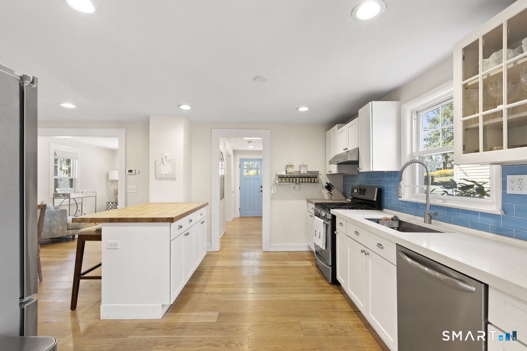 46 Devils Garden Road Norwalk, CT 06854 - Photo 8 of 20