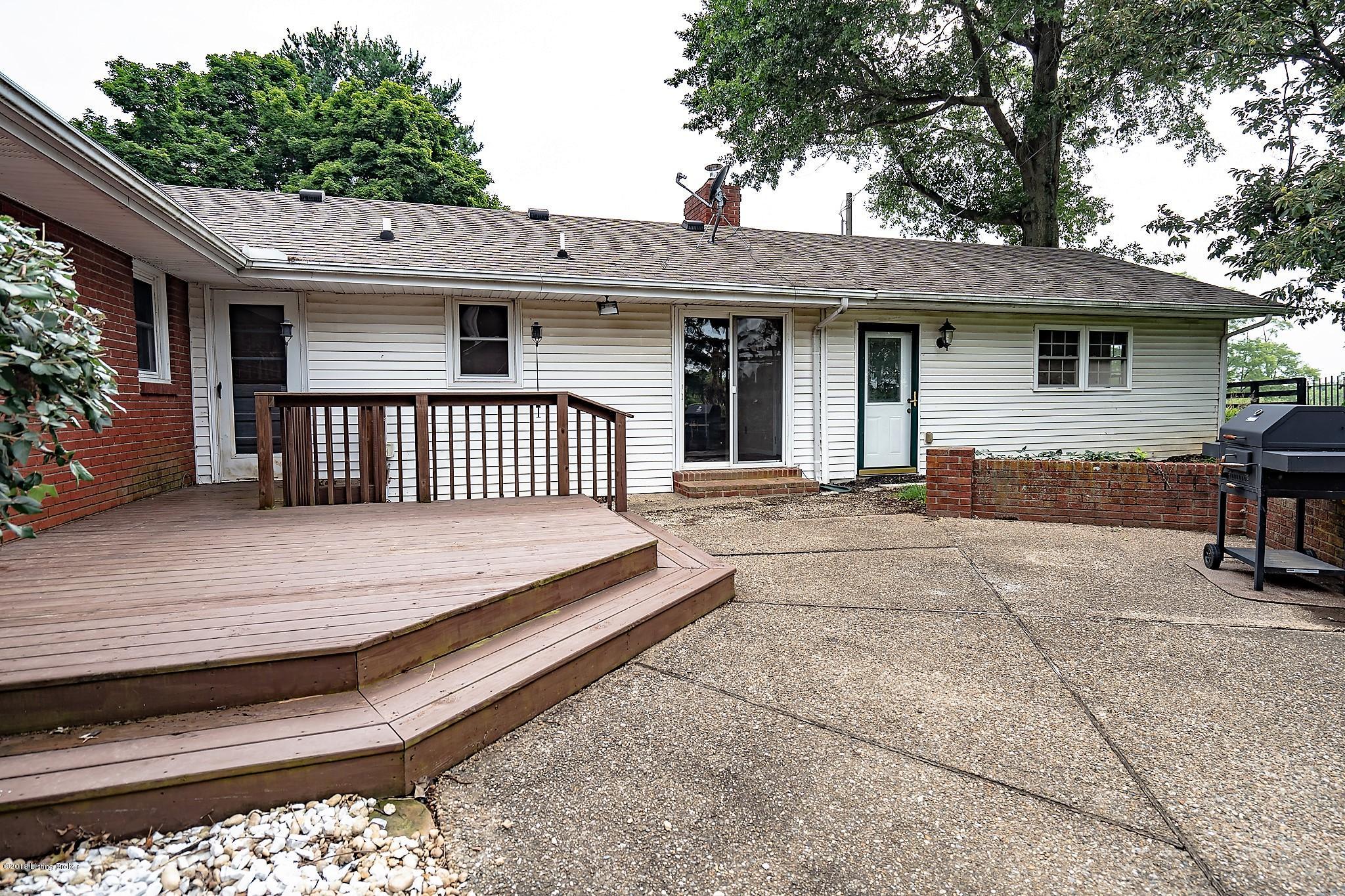 339 Harley-Thompson Road Bagdad, KY 40003 - Photo 29 of 36 Deck