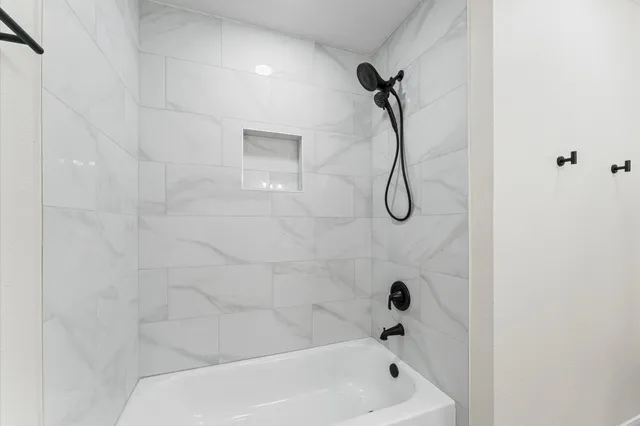 $3,800 | 2914 Riata Lane, Houston, TX 77080