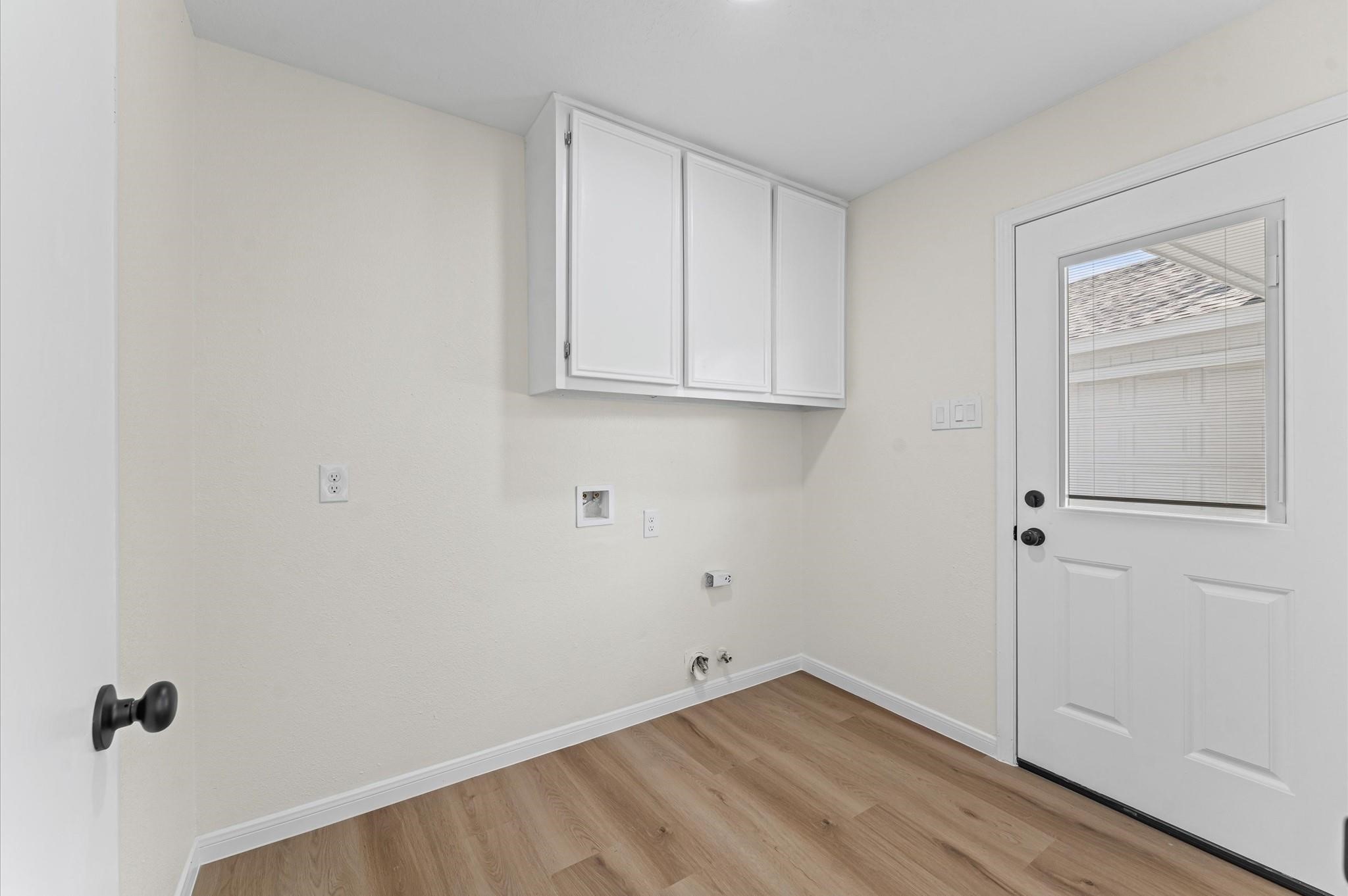 2914 Riata Lane Houston, TX 77043 - Photo 33 of 44 a view of an empty room with closet