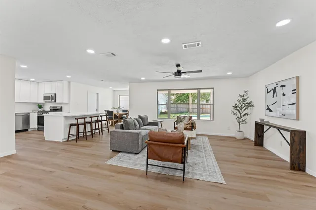 $3,800 | 2914 Riata Lane, Houston, TX 77080