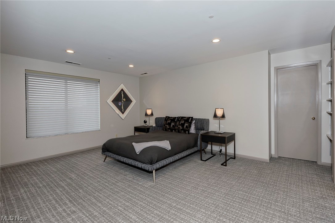 27500 Cedar Road, Unit 608 Beachwood, OH 44122 - Photo 15 of 34 Extra large master bedroom with 2 huge walk-in closets.